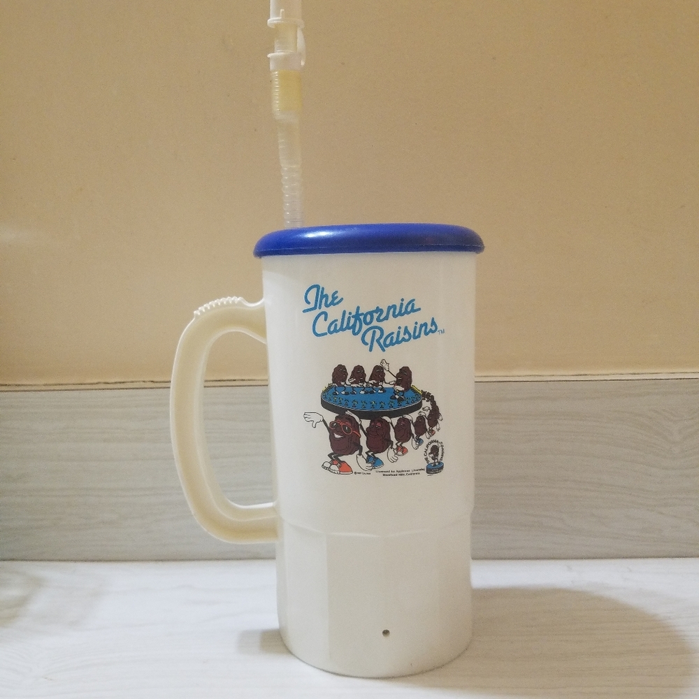 Vintage 1987 Calrab California Raisins Plastic 7" Souvenir Cup